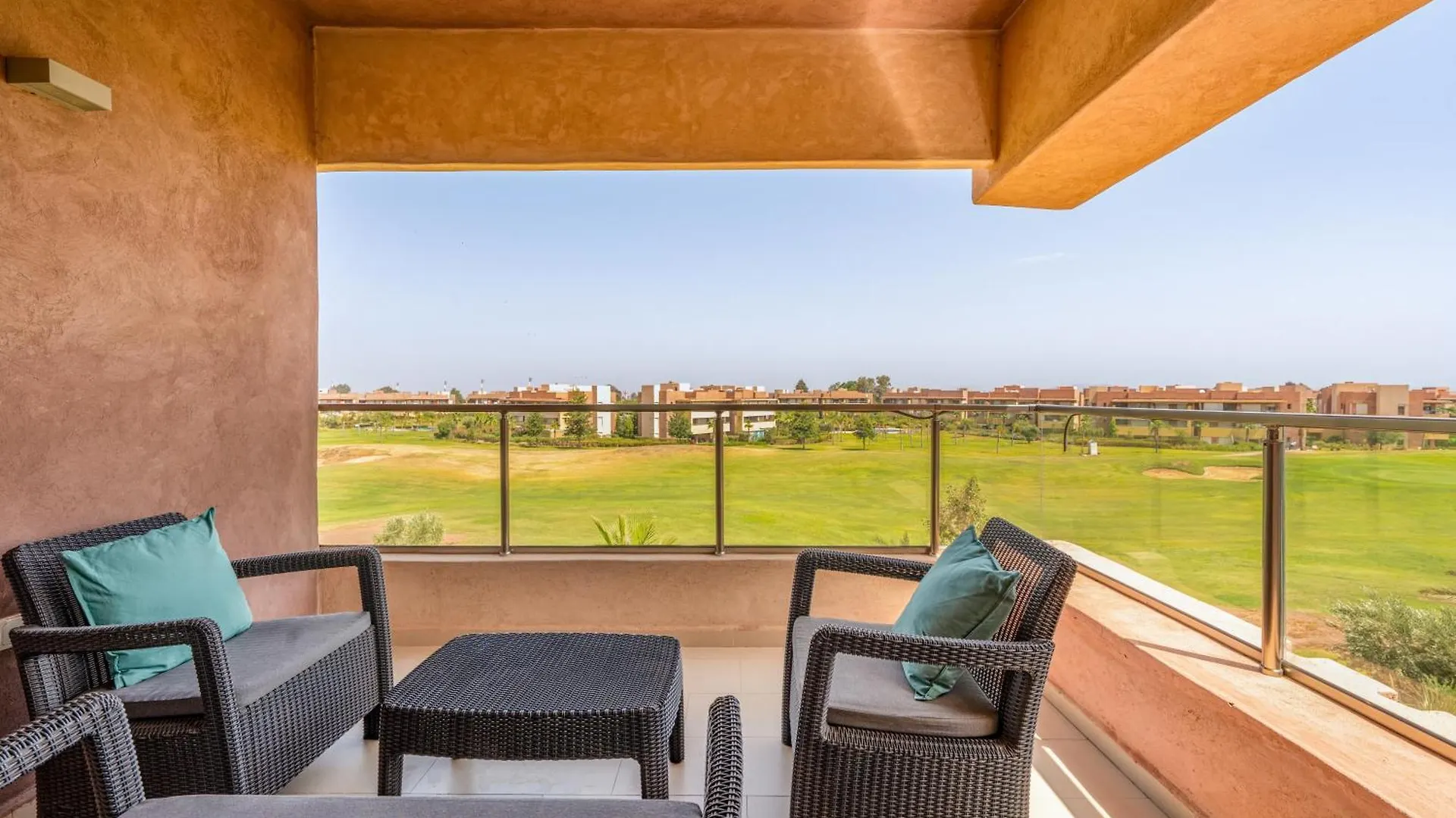 Elegant Golf-View Apartment-Peaceful, Sunny & Chic Marrakesh