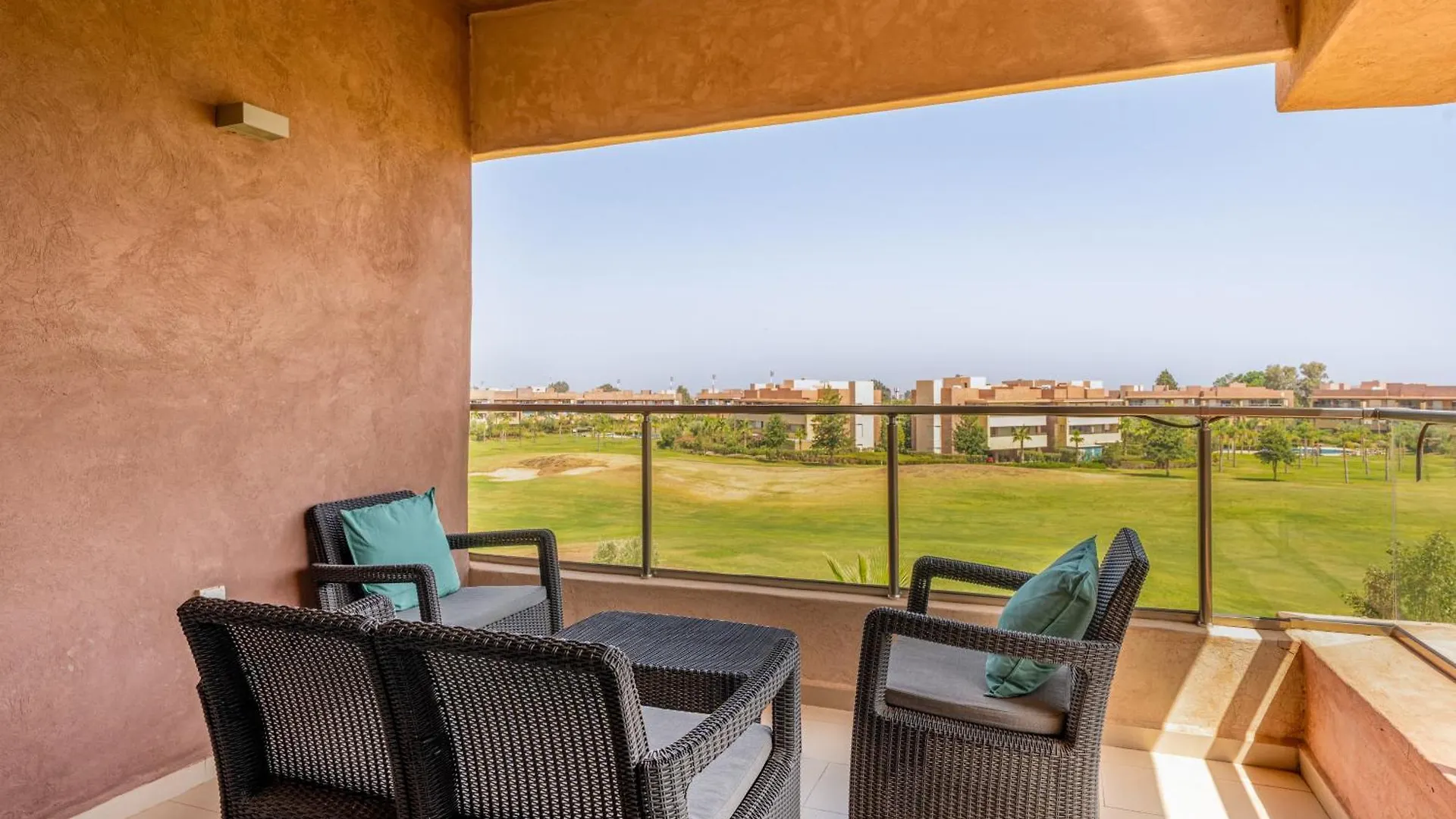 Elegant Golf-View Apartment-Peaceful, Sunny & Chic Marrakesh 0*,  Marocko